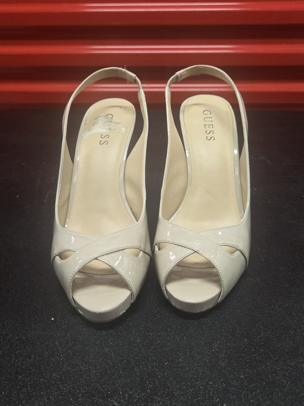 GUESS Womens Cream Patent Peep-Toe Slingback Heels Size 8